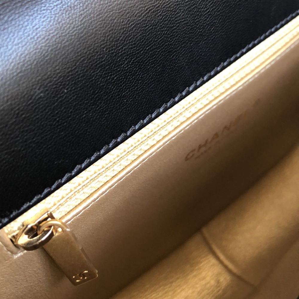 Chanel beige quilted flap bag - Picture 14 of 17